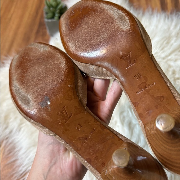 Louis Vuitton Vintage Monogram Bow Kitten Heels - Picture 7 of 7